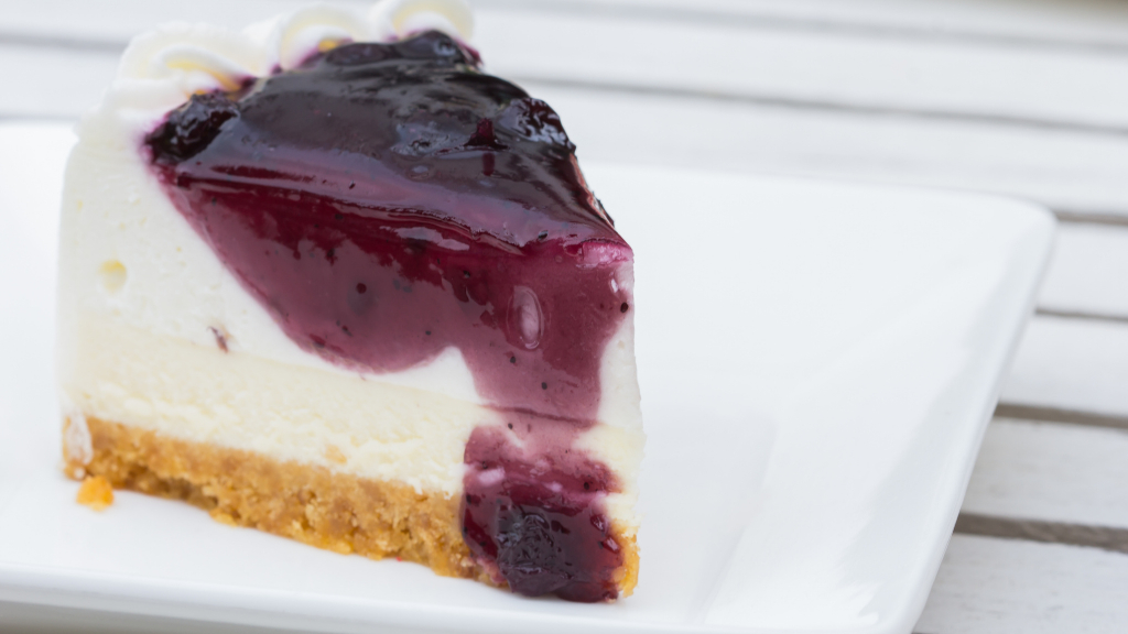 Baked Cheesecake with Fruit Topping