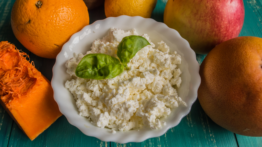Cottage Cheese with Fresh Fruit